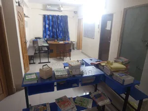 কোচিং  এর আসবাবপত্র