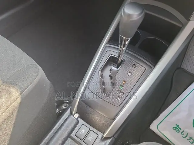 টয়োটা করোল্লা ফিল্ডার ২০২১ সাদা
