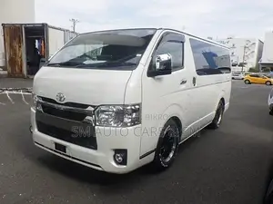 Toyota HiAce 2022 White