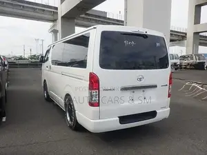 Toyota HiAce 2022 White