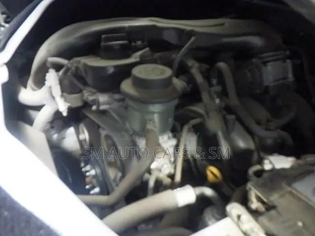 Toyota HiAce 2022 White