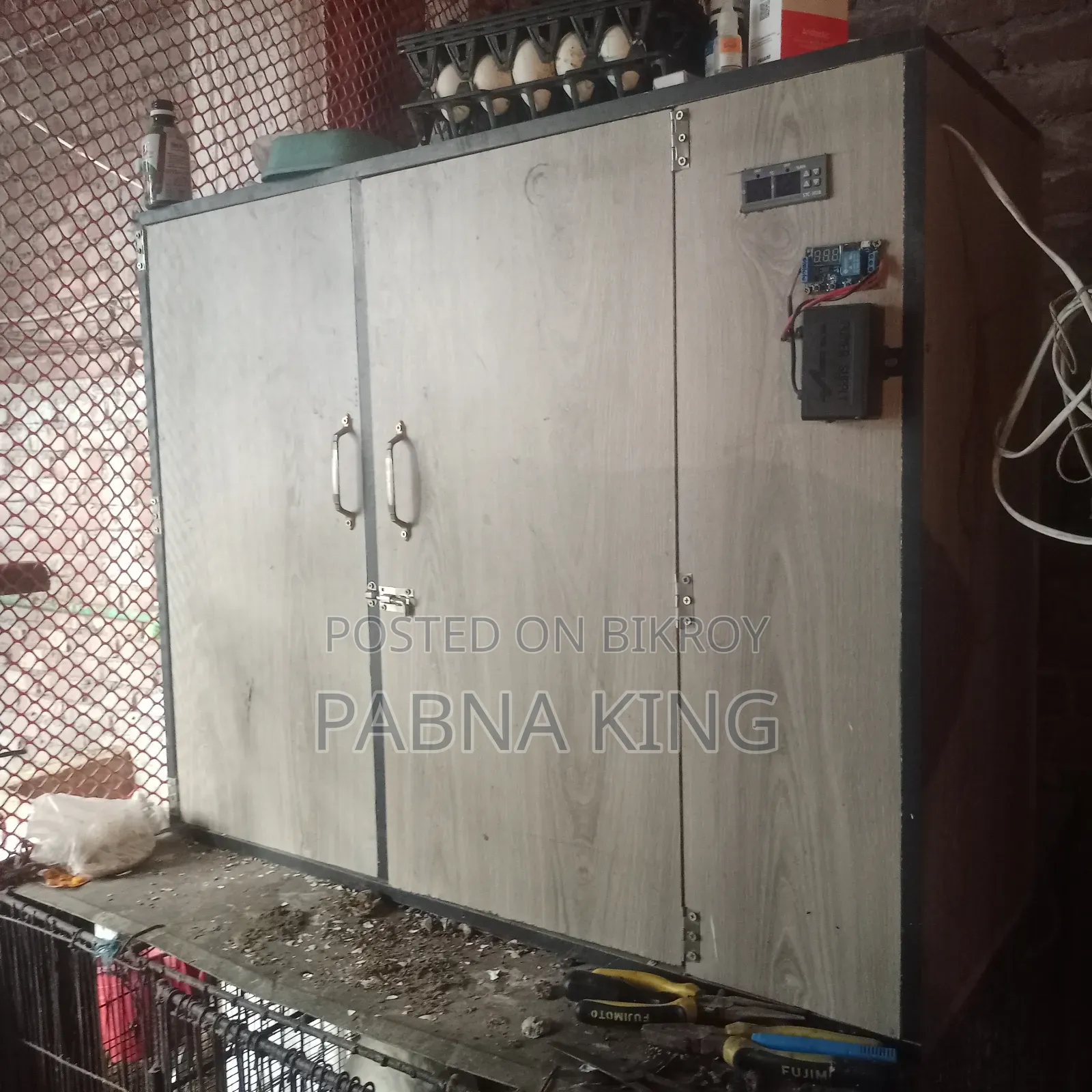 ৩০০ ডিমের ইনকুবিটর বিক্রয় হবে