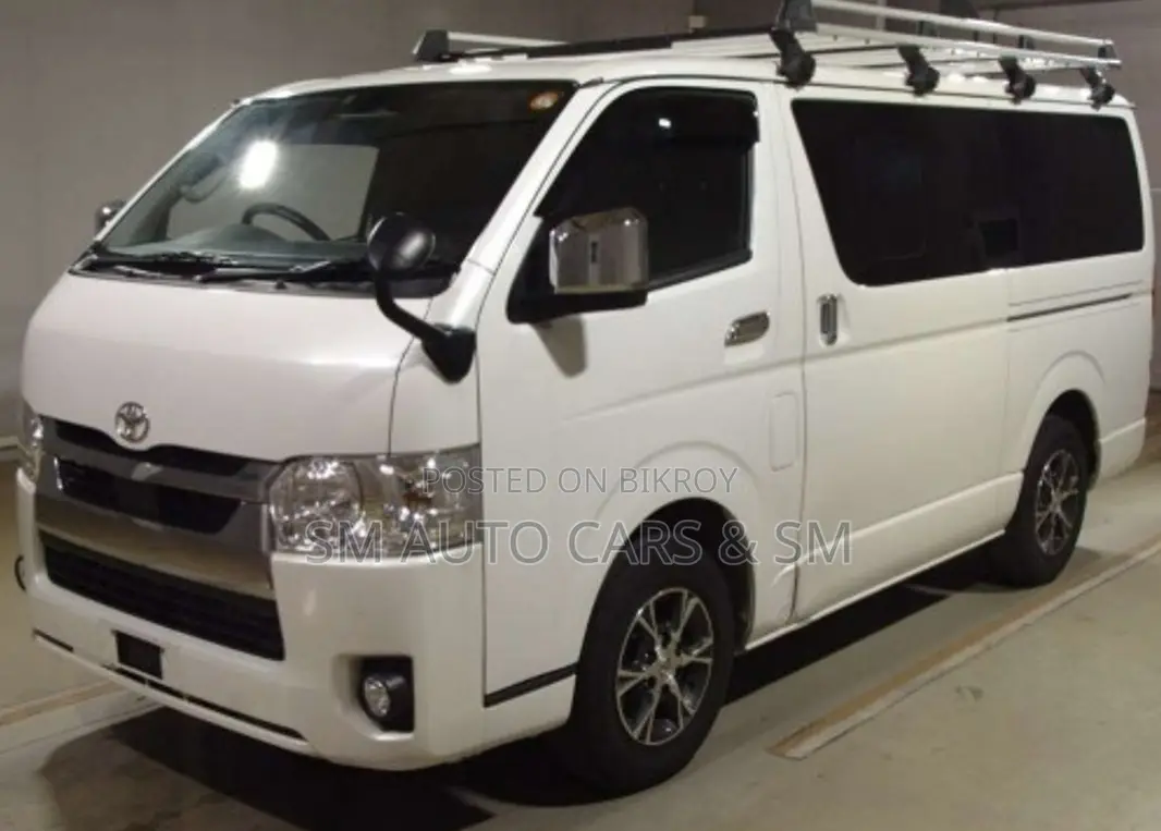 Toyota HiAce 2021 White