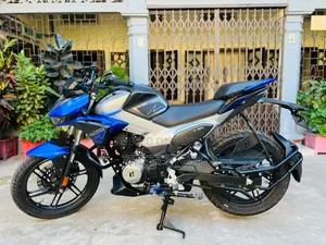 হিরো এক্সট্রিম ১২৫আর ২০২৫ নীল