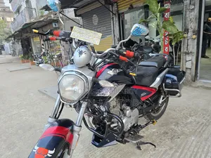 হাওজুয়ে টিআর১৫০/এস ২০২১ কালো