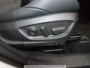 টয়োটা করোল্লা ক্রস ২০২৩ পার্ল