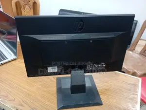 HP19 Inchi Full Fresh Monitor P204v