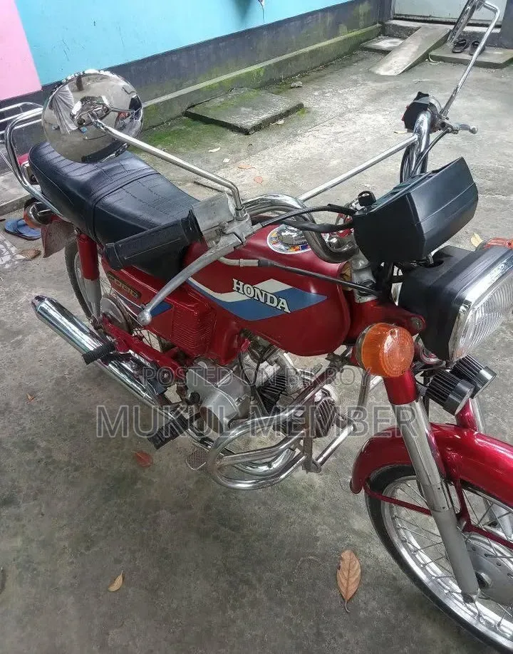 Honda 1999 Red