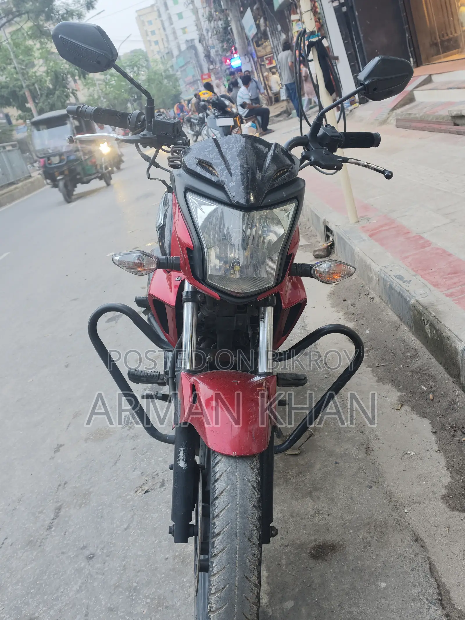 Honda CB 2015 Red