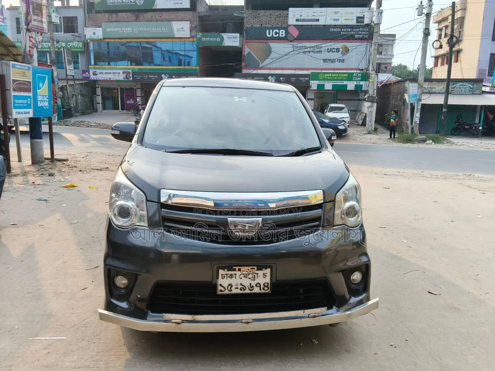 Toyota Noah 2.0 158hp Front-Wheel Drive (8 Seater) 2010 Gray