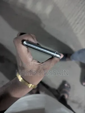 অ্যাপল আইফোন ১১ প্রো ২৫৬ জিবি সাদা