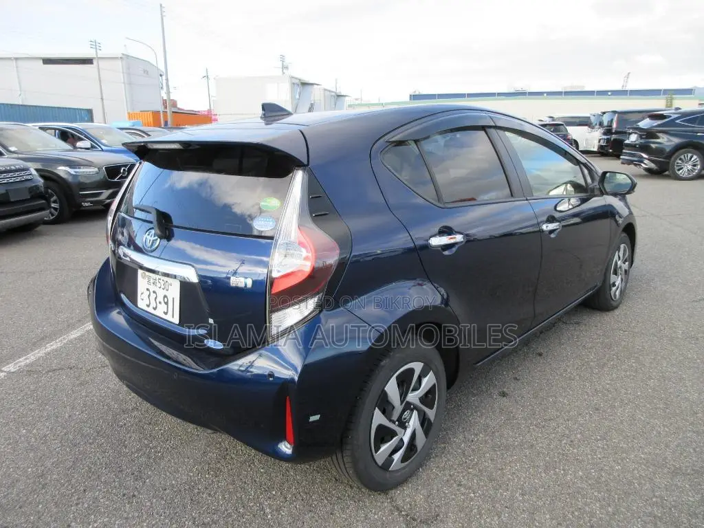 Toyota Aqua 2021 Pearl