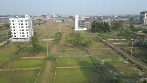 Close to Lake 5 Katha South Facing Plot at Block-N