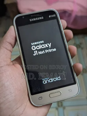 Samsung Galaxy J1 Nxt 8 GB Gold