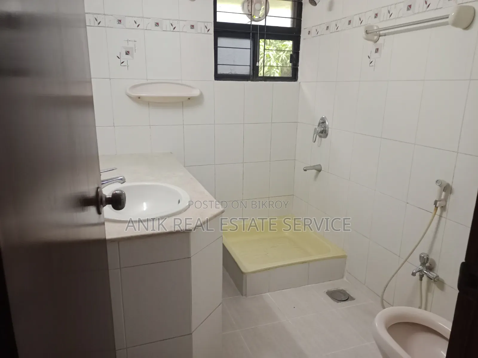 4-Bedroom Apartment in Anik Real Estate, Gulshan for rent