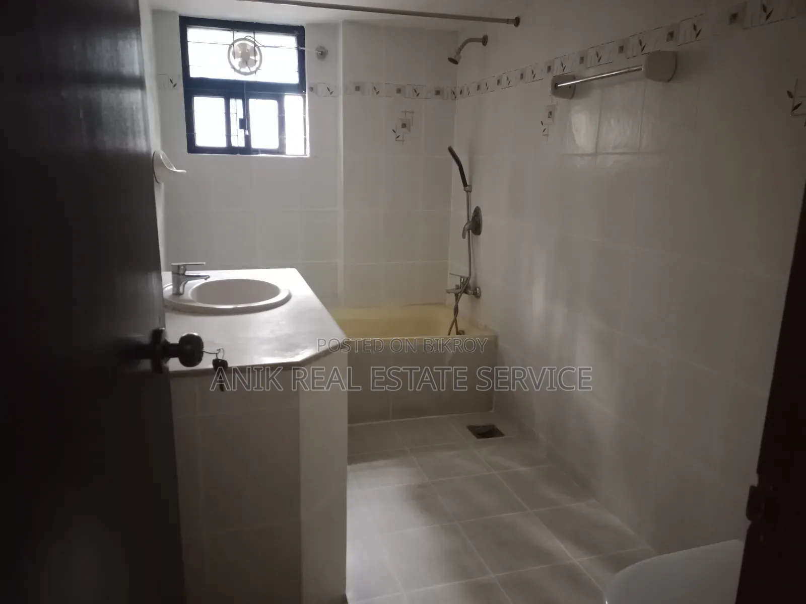 4-Bedroom Apartment in Anik Real Estate, Gulshan for rent