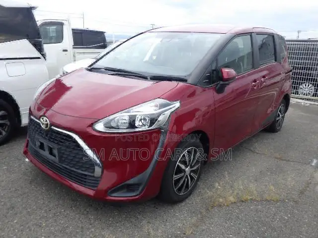Toyota Sienta 2021 Red