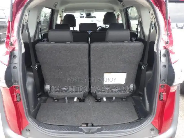 Toyota Sienta 2021 Red