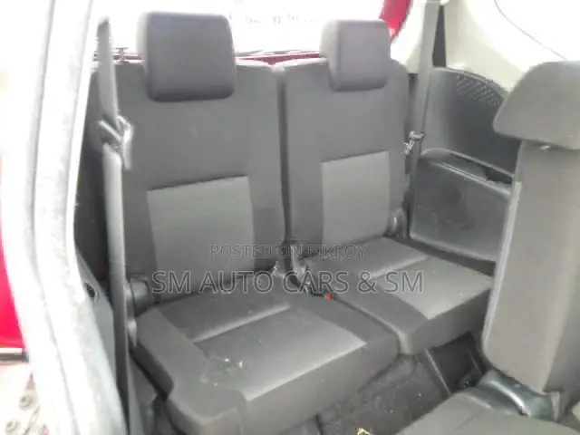 Toyota Sienta 2021 Red