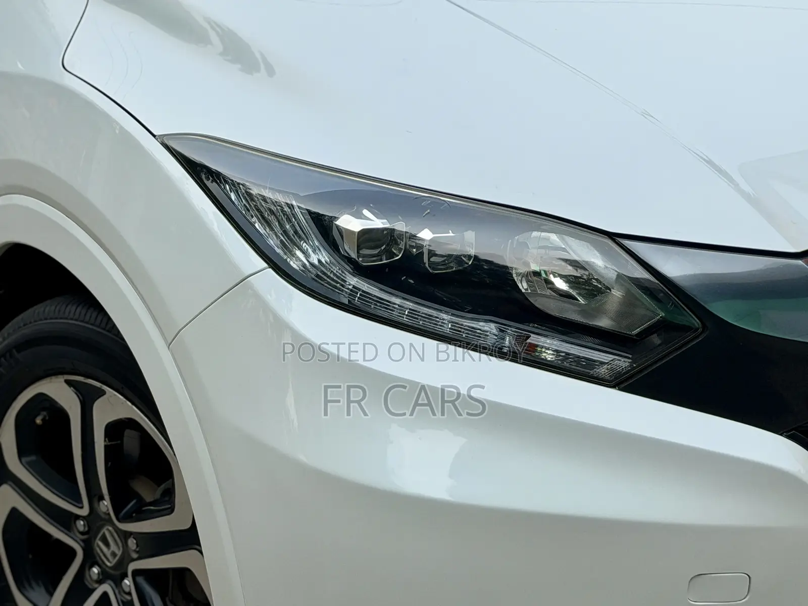Honda Vezel 1.5 Hybrid 2-Wheel Drive 2014 Pearl