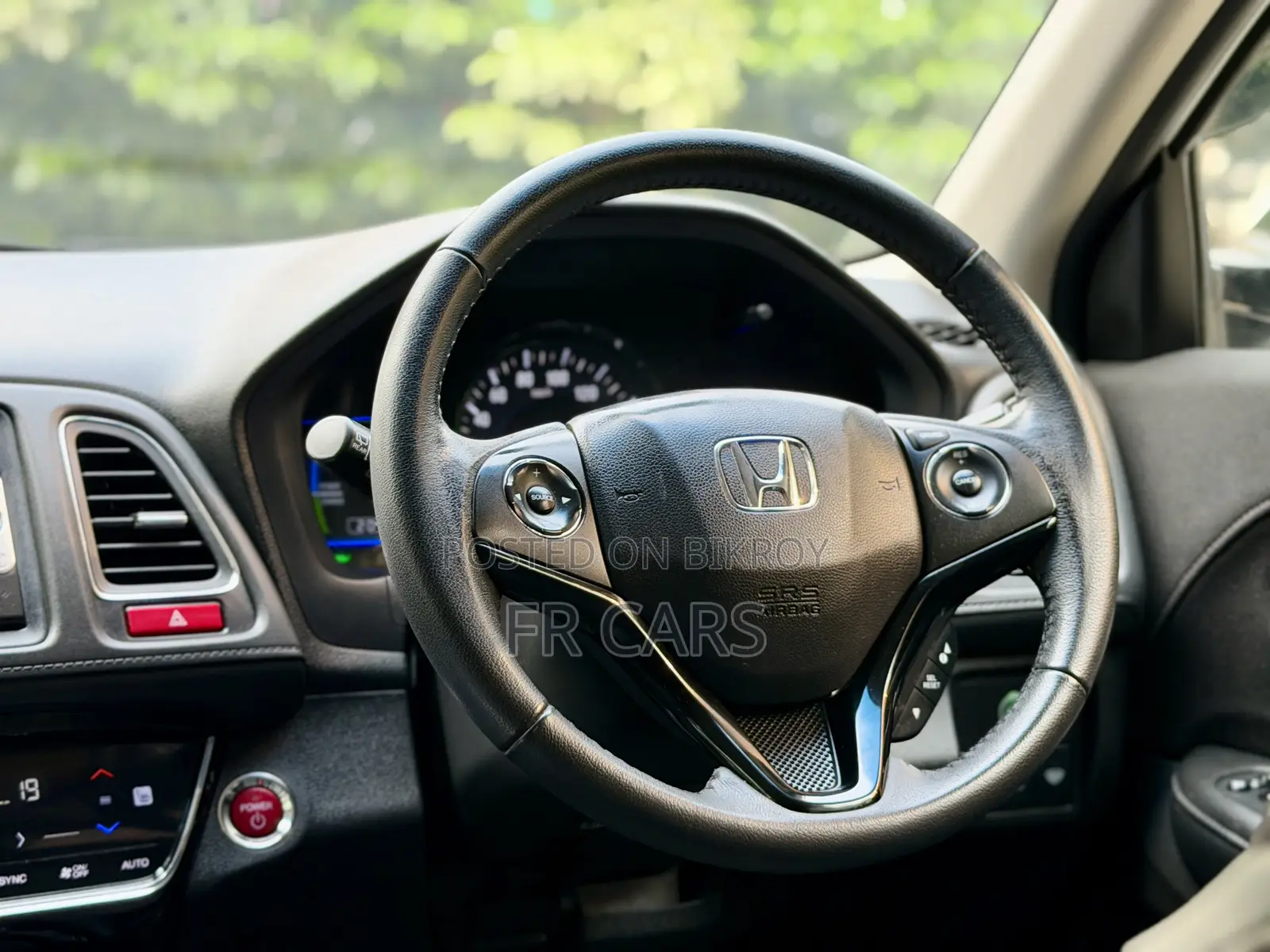 Honda Vezel 1.5 Hybrid 2-Wheel Drive 2014 Pearl