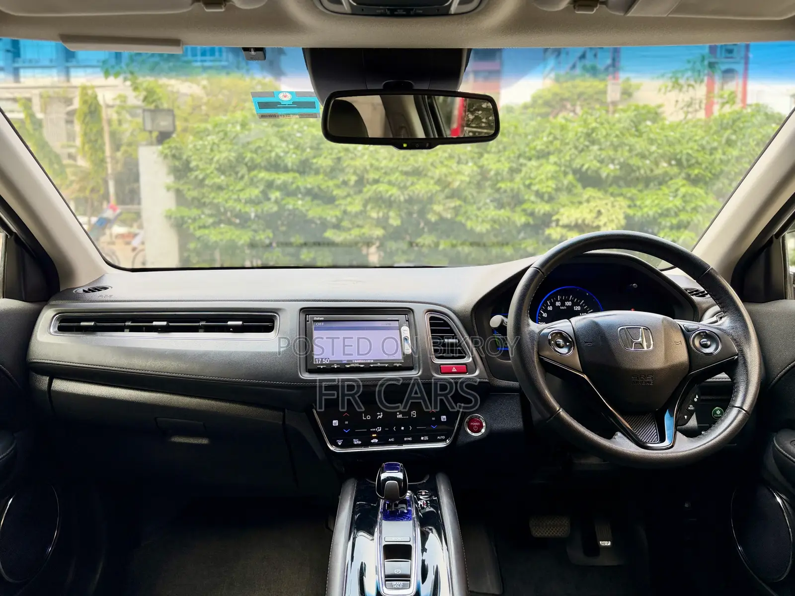 Honda Vezel 1.5 Hybrid 2-Wheel Drive 2014 Pearl