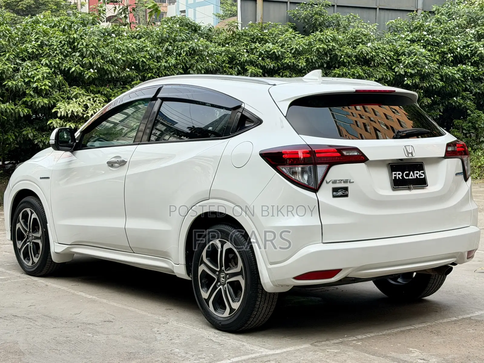 Honda Vezel 1.5 Hybrid 2-Wheel Drive 2014 Pearl
