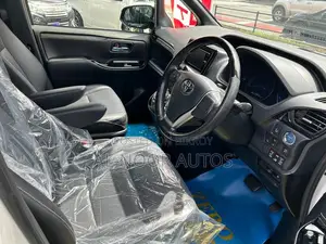 Toyota Esquire 2021 Pearl