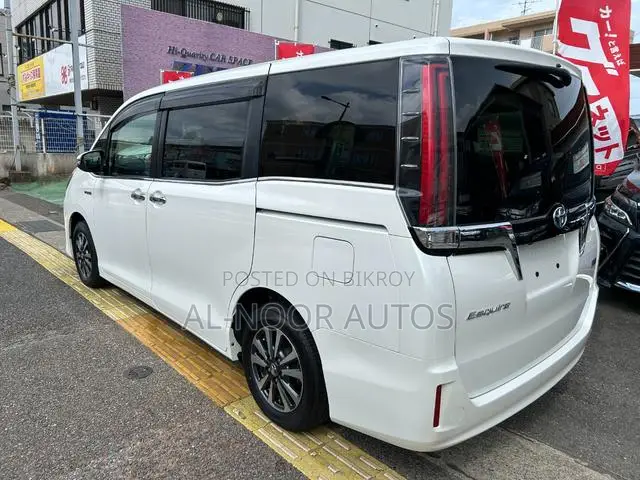 Toyota Esquire 2021 Pearl
