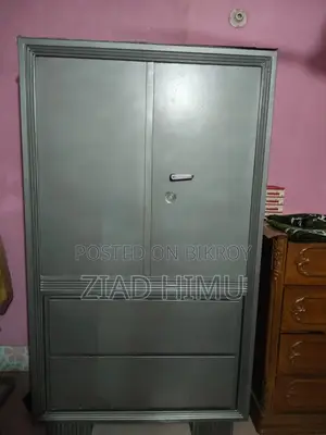 হেভি স্টিল আলমারি ১৮ গেজ, ৭ ফুট এক্স ৪ ফুট - ফেনী সদর