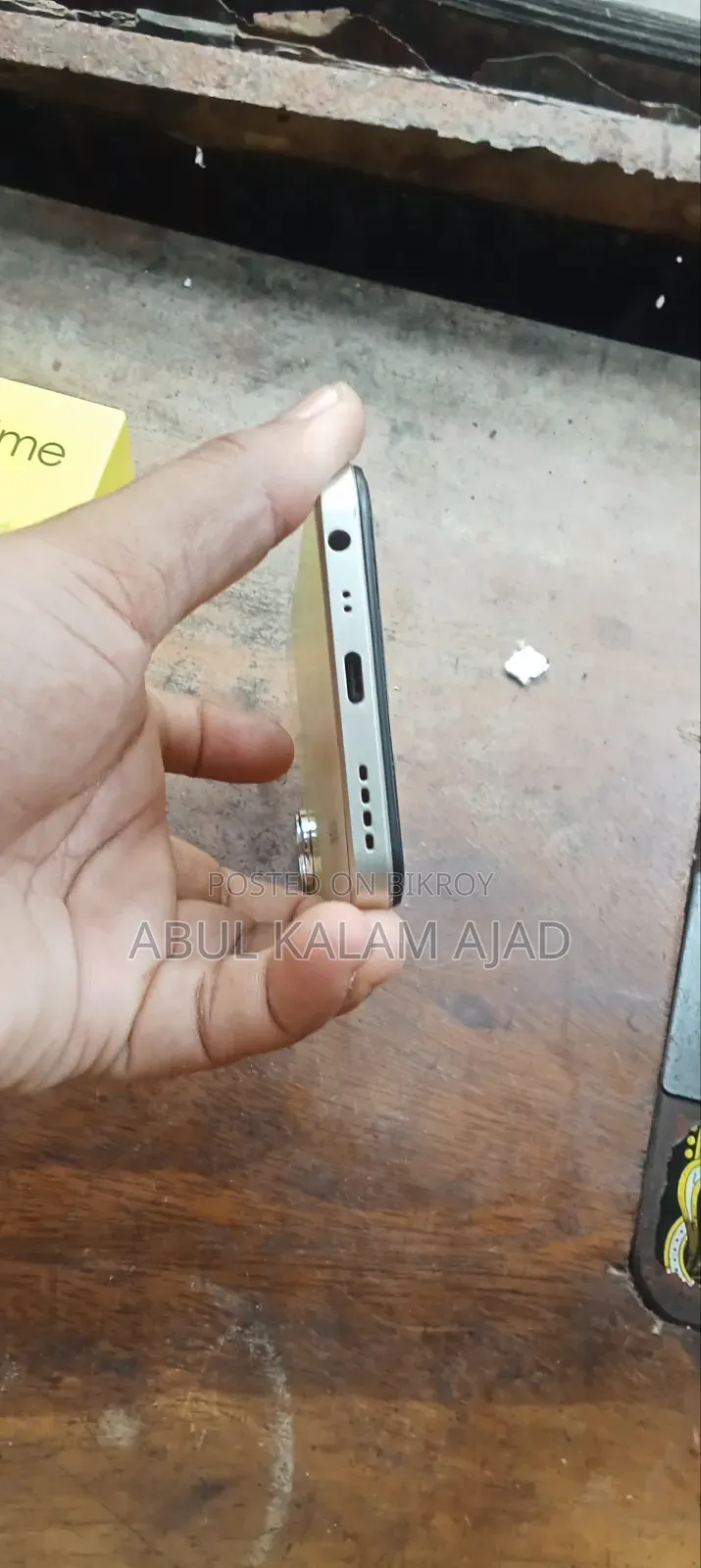 Realme V30 128 GB Gold