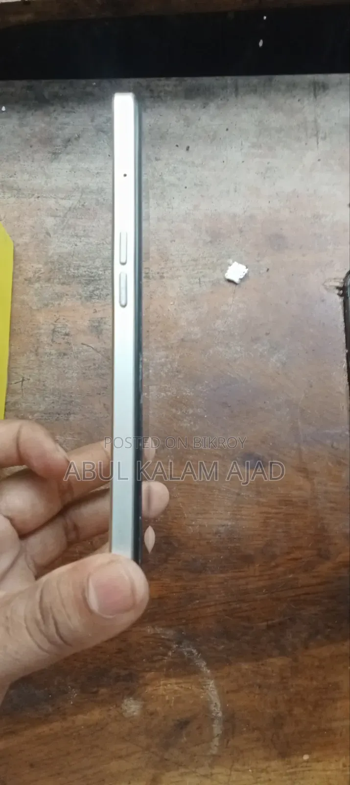 Realme V30 128 GB Gold