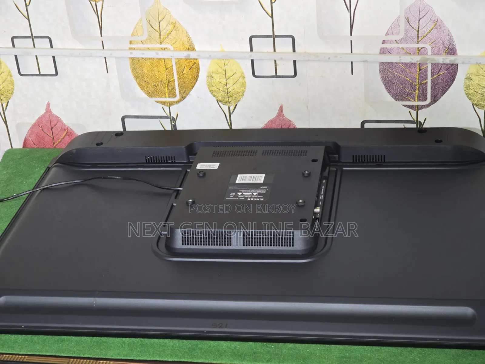 Singer 43" Voice Control TV
