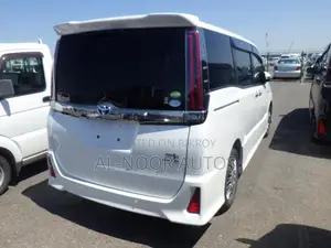 Toyota Noah 2021 Pearl