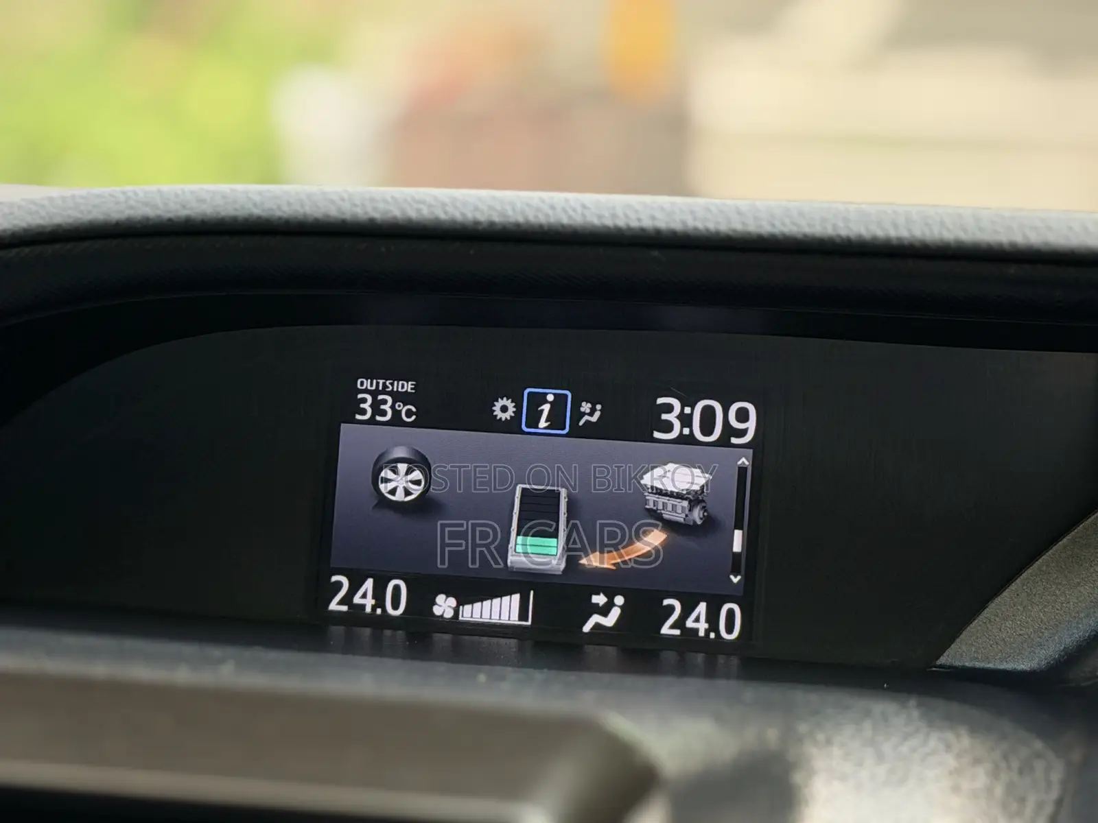 Toyota Noah 1.8 FWD Hybrid (7 seater) 2017 Black