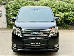 Toyota Noah 1.8 FWD Hybrid (7 seater) 2017 Black