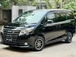 Toyota Noah 1.8 FWD Hybrid (7 seater) 2017 Black