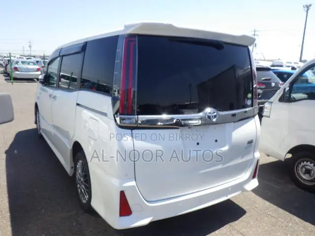 Toyota Noah 2021 Pearl