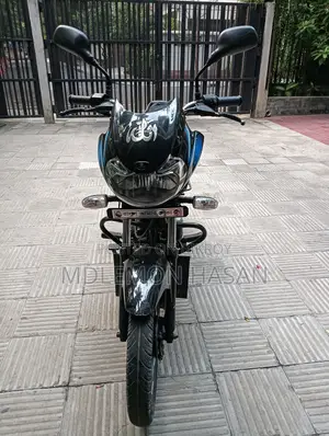 বাজাজ ডিসকভার ১০০ ২০১৭ ব্লু