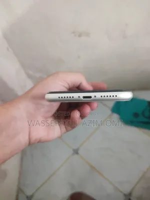 Apple iPhone 11 64 GB White