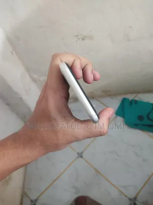 Apple iPhone 11 64 GB White