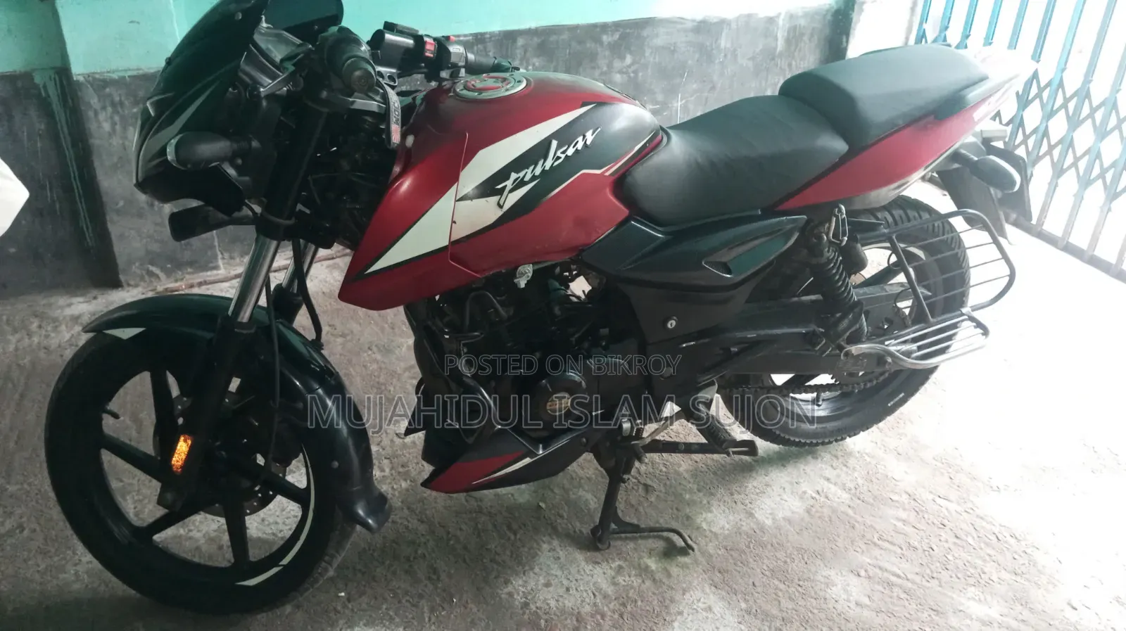 বাজাজ পালসার ১৫০ ২০২১ রেড