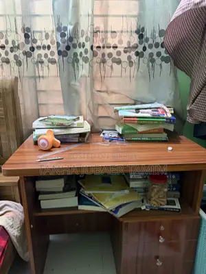 ফার্নিচার, মাত্র ২ মাস ব্যবহার করা হয়েছে। একদম নতুনের মতো।