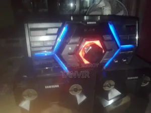 Samsung Giga Sound System With Remote