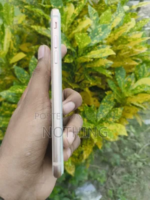 Apple iPhone 8 64 GB Gold