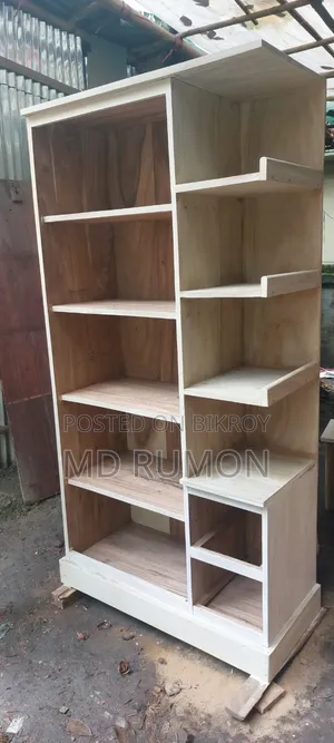 ড্রেসিং টেবিল