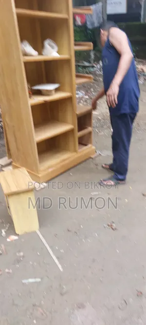 ড্রেসিং টেবিল