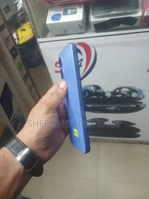 ইনফিনিক্স ৬৪ জিবি নীল