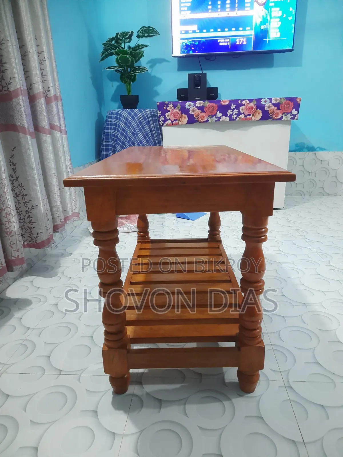 টি টেবিল/ টিভি স্ট্যান্ড