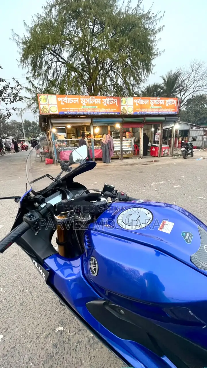 নতুন ইয়ামাহা R15M ২০২১ নীল